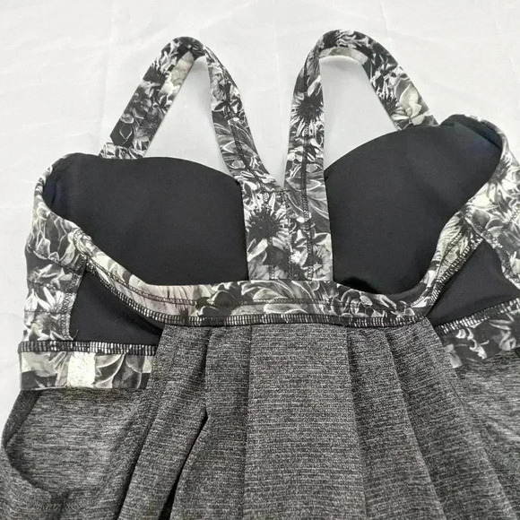 Lululemon Rest Less Tank Top Size 6 Black Gym Built in Bra Activewear Gray - Picture 5 of 9